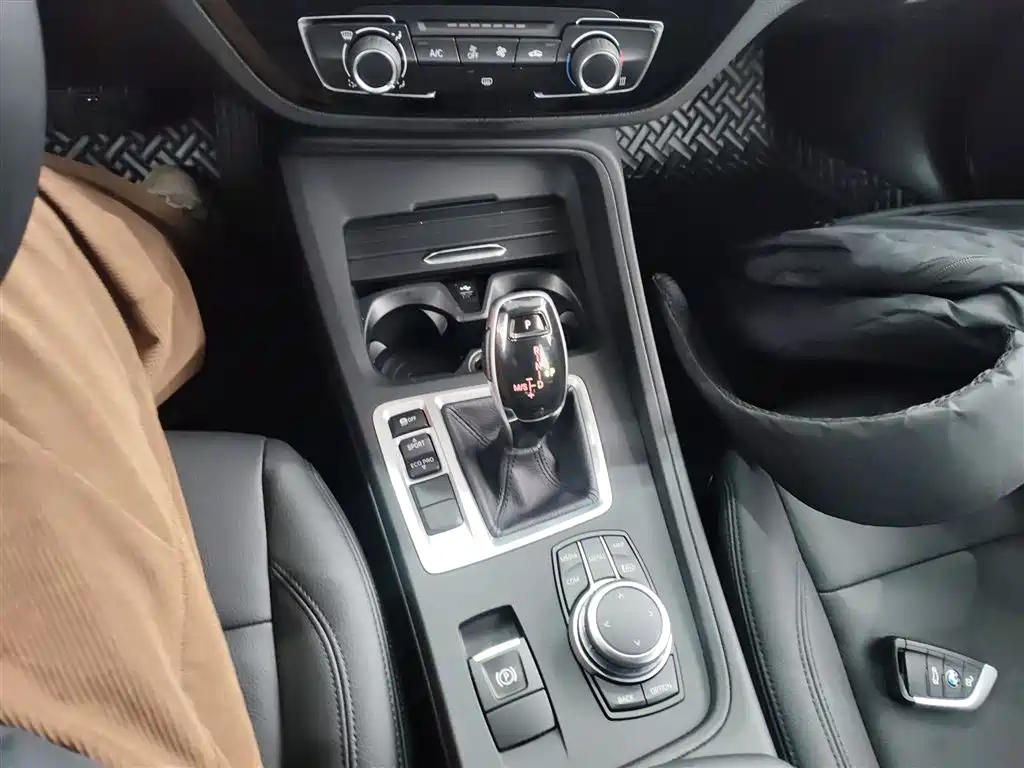 BMW 1 Series 2023 — фото 14