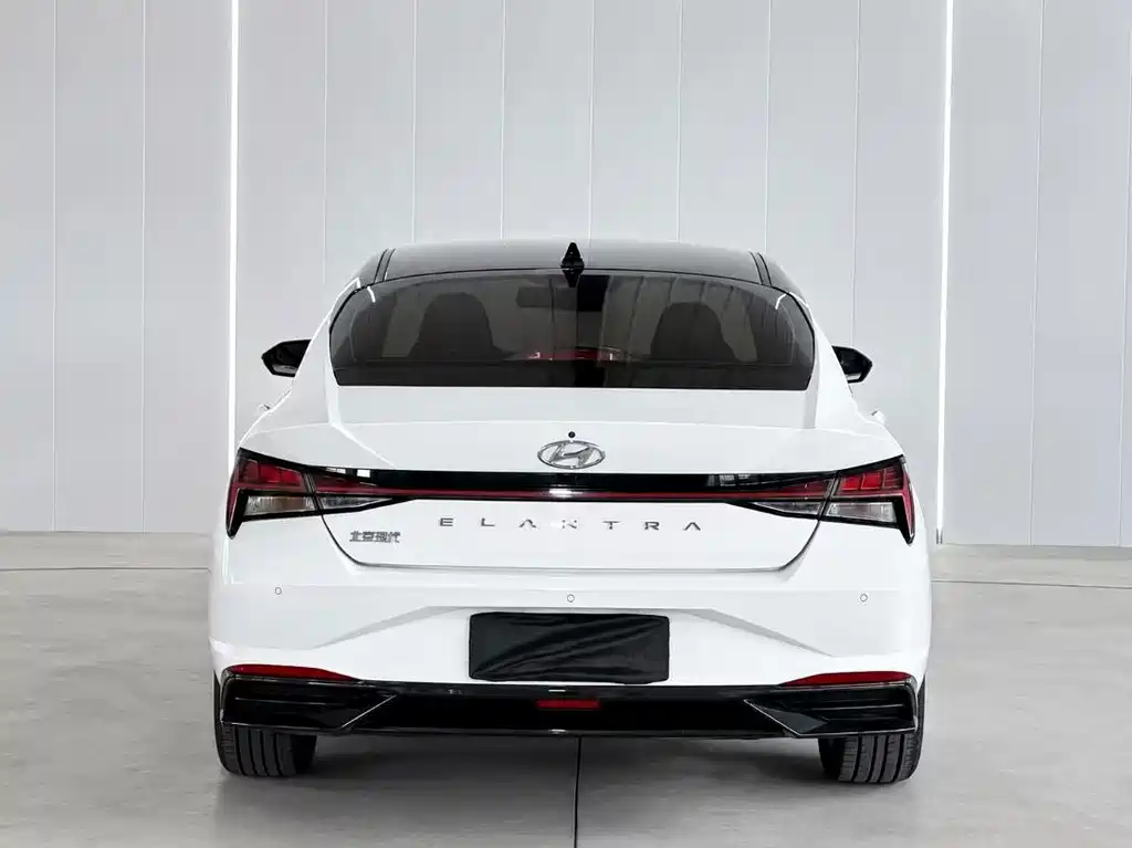Hyundai Elantra 2022
