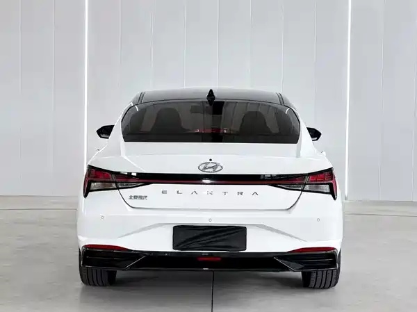 Hyundai Elantra 2022