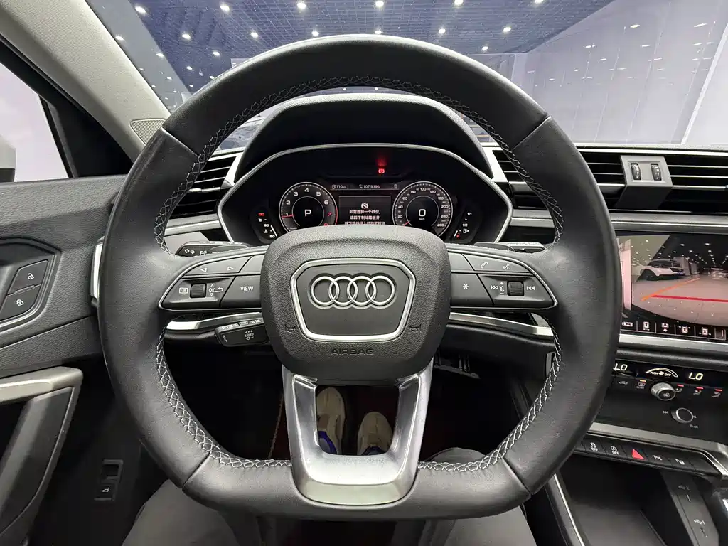 Audi Q3 2023 — фото 11