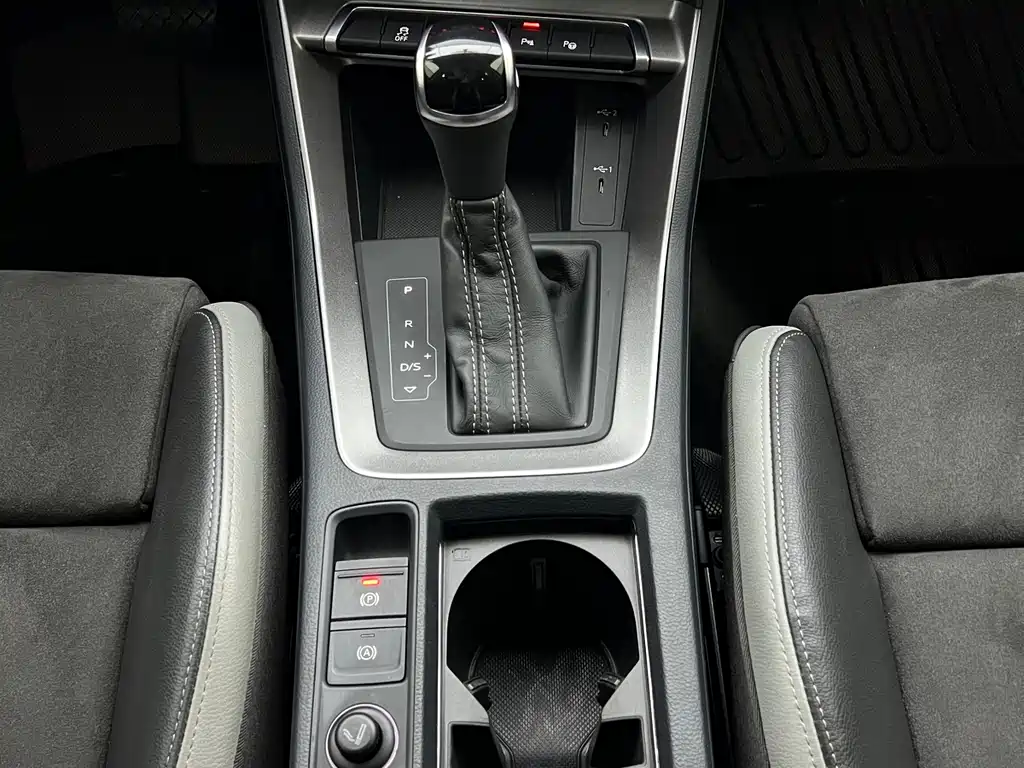 Audi Q3 2023 — фото 15