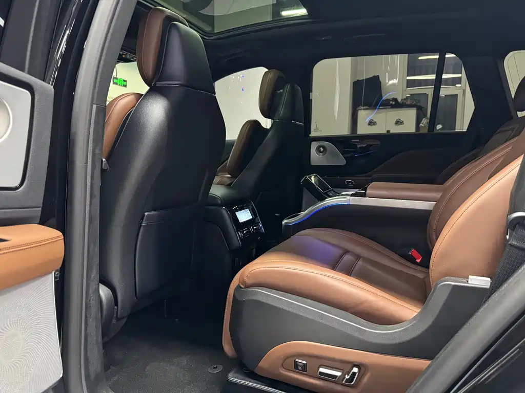 Lincoln Aviator 2020 — фото 14