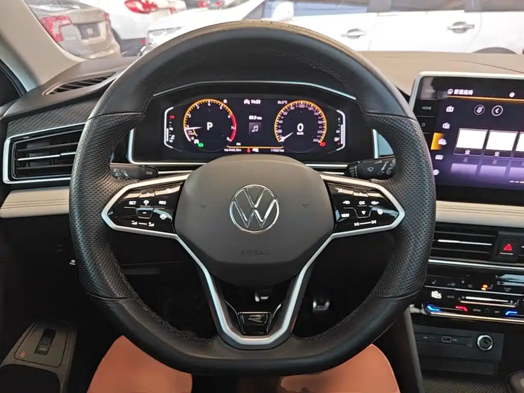 Volkswagen Tiguan L 2022 — фото 11
