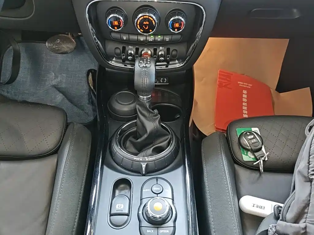MINI Clubman 2017 — фото 14