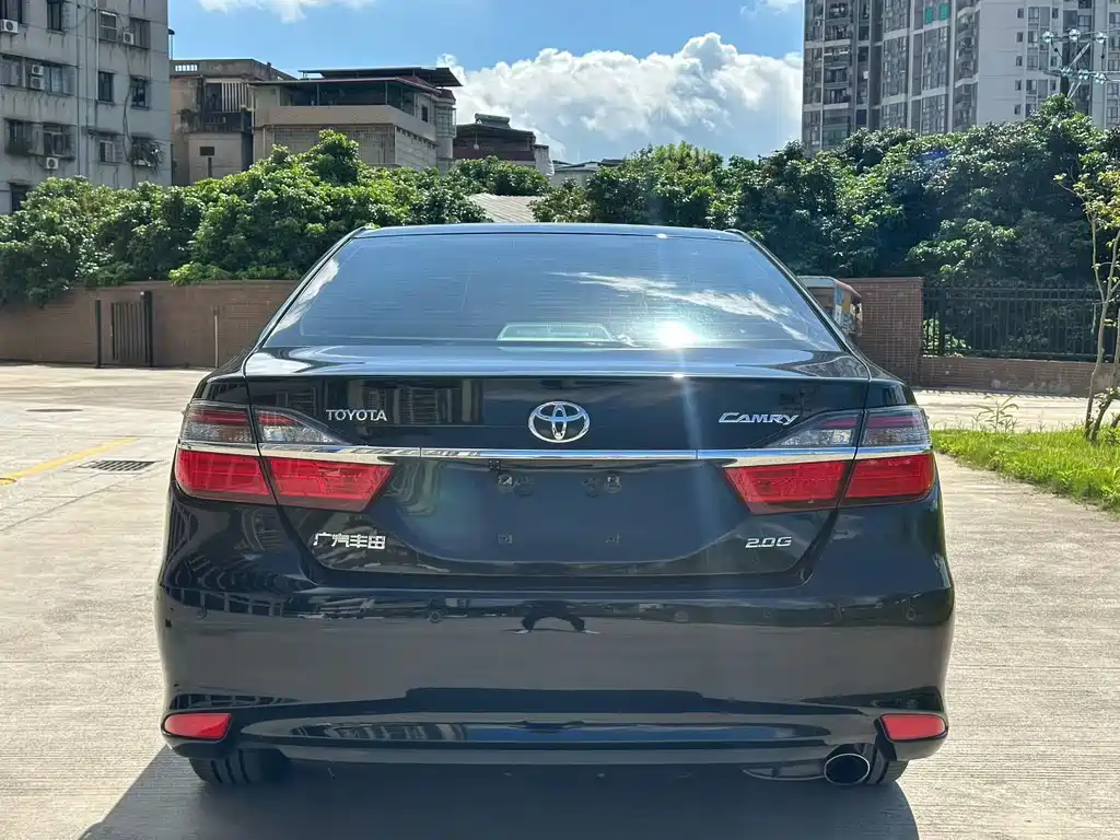Toyota Camry 2016 — фото 8