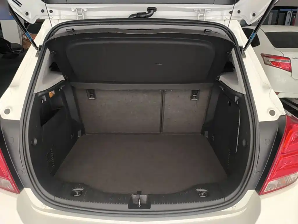 Chevrolet Trax 2017 — фото 19