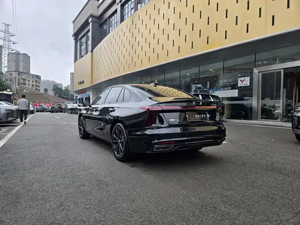 Hongqi H5 2025