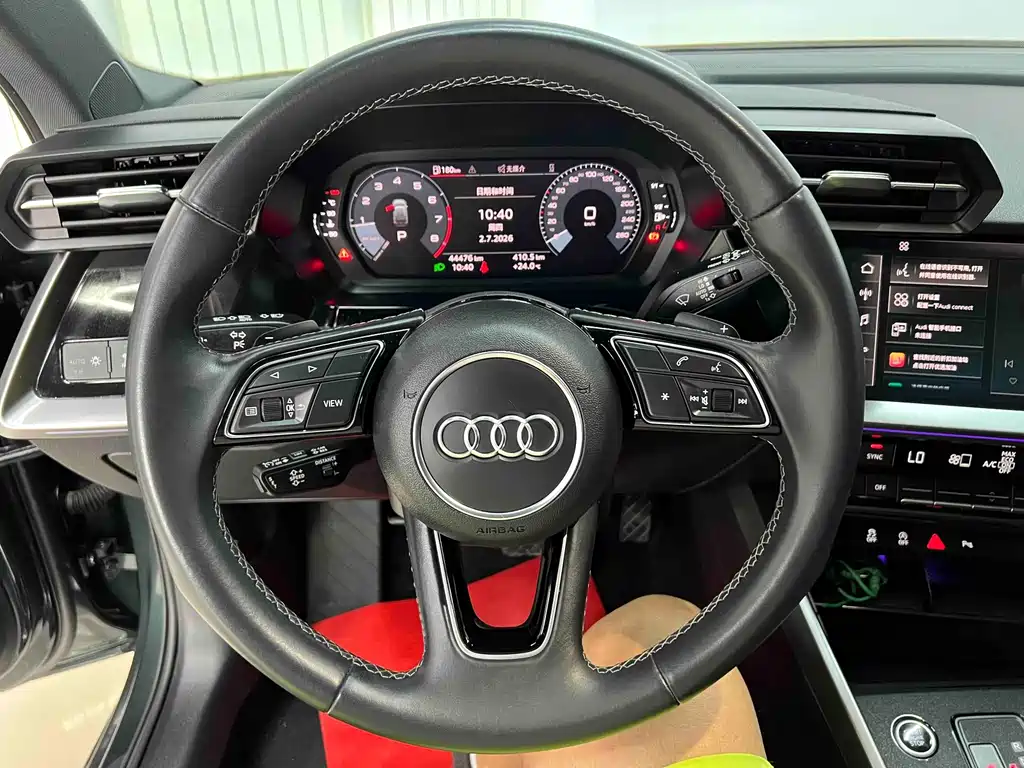Audi A3 2023 — фото 11