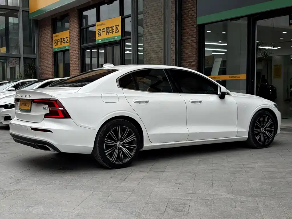 Volvo S60 2020 — фото 4