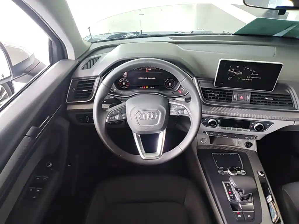 Audi Q5L 2019 — фото 11