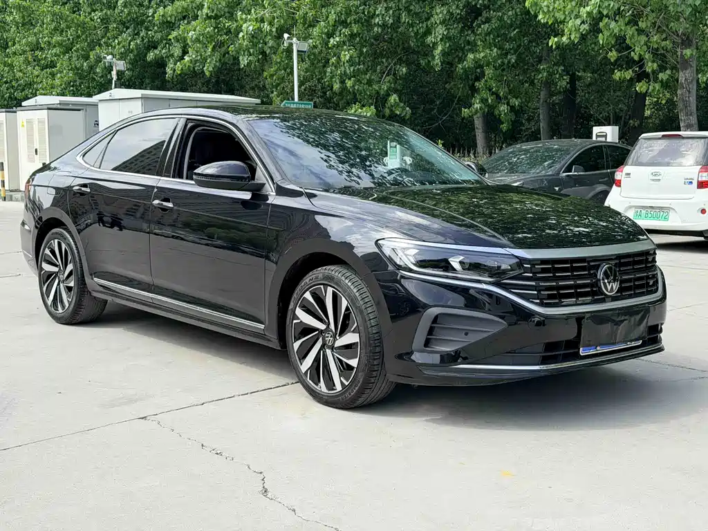 Volkswagen Passat 2024