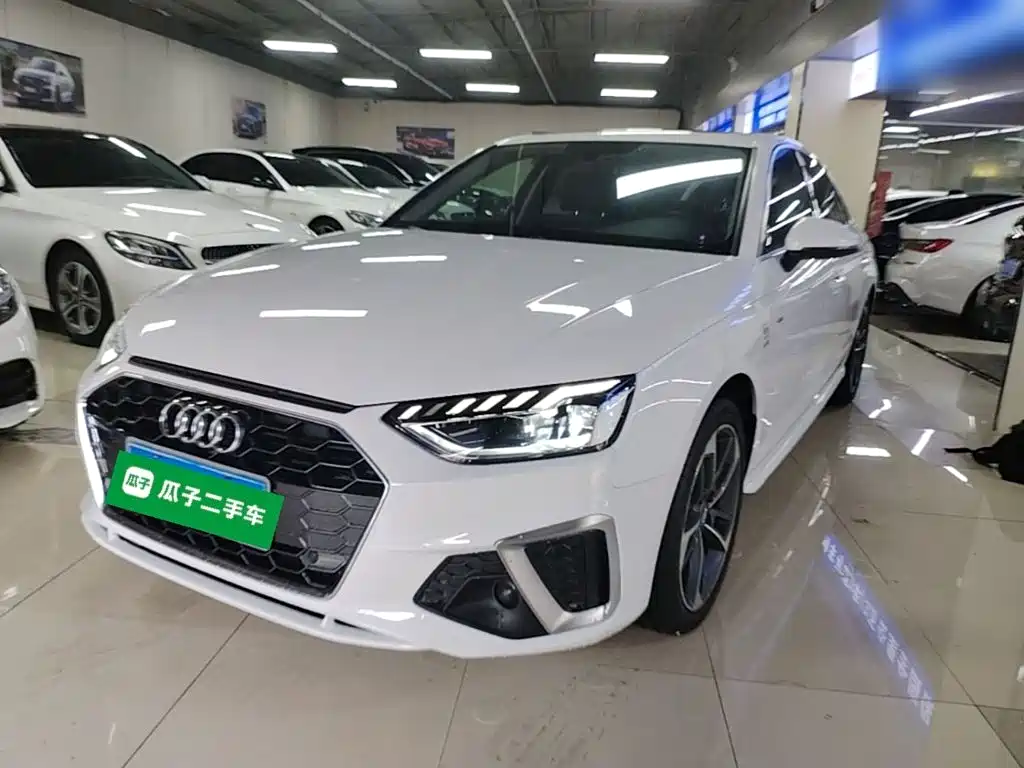 Audi A4L 2020
