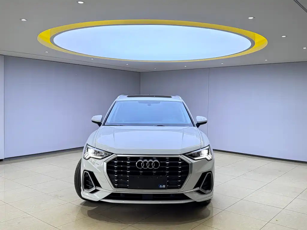 Audi Q3 2022 — фото 2