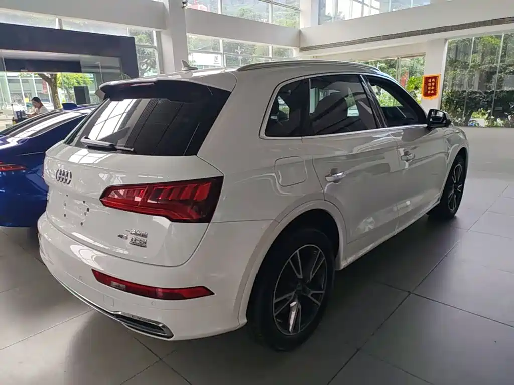 Audi Q5L 2019