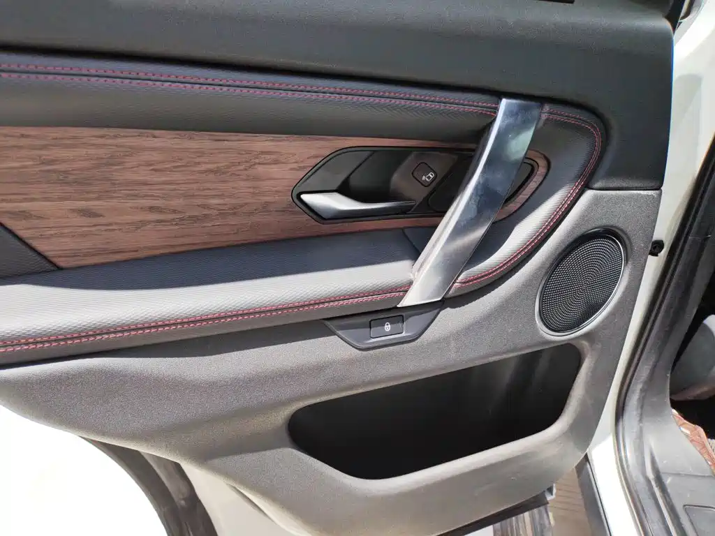 Land Rover Discovery Sport 2020 — фото 18
