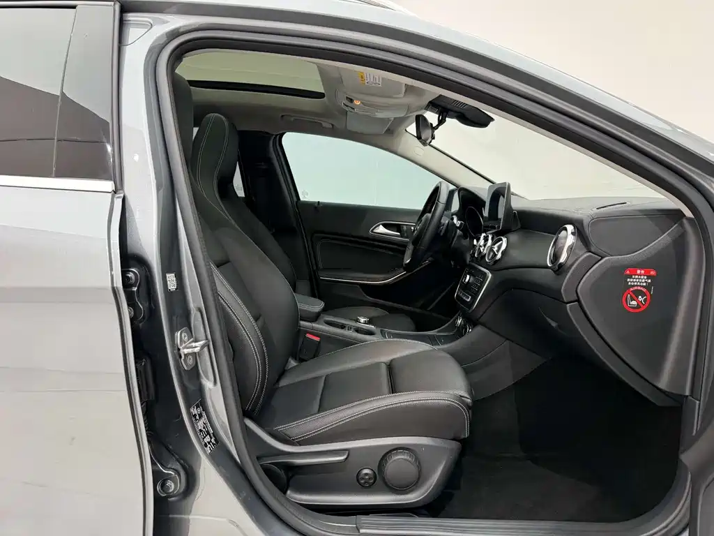 Mercedes-Benz GLA 2018 — фото 16