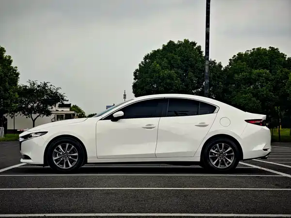 Mazda 3 Axela 2020