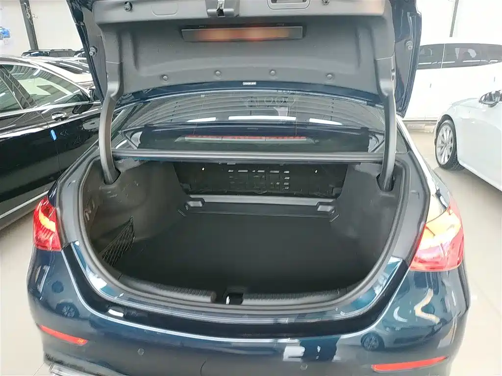 Mercedes-Benz C-Class 2023 — фото 15
