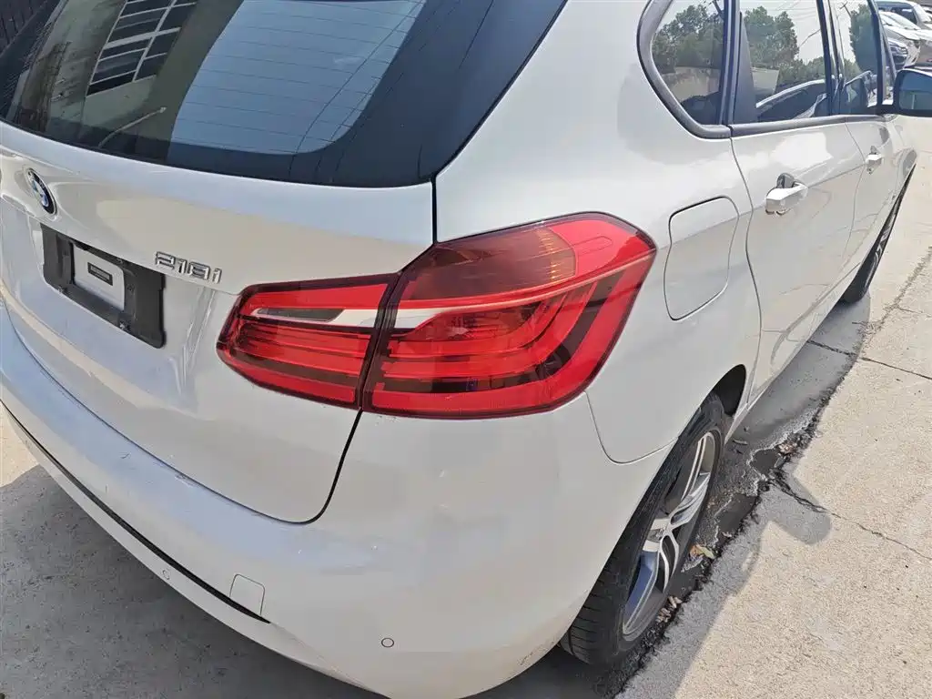 BMW 2 Series Active Tourer 2018 — фото 24