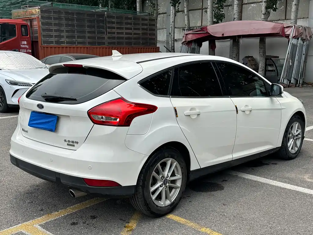 Ford Focus 2018 — фото 4