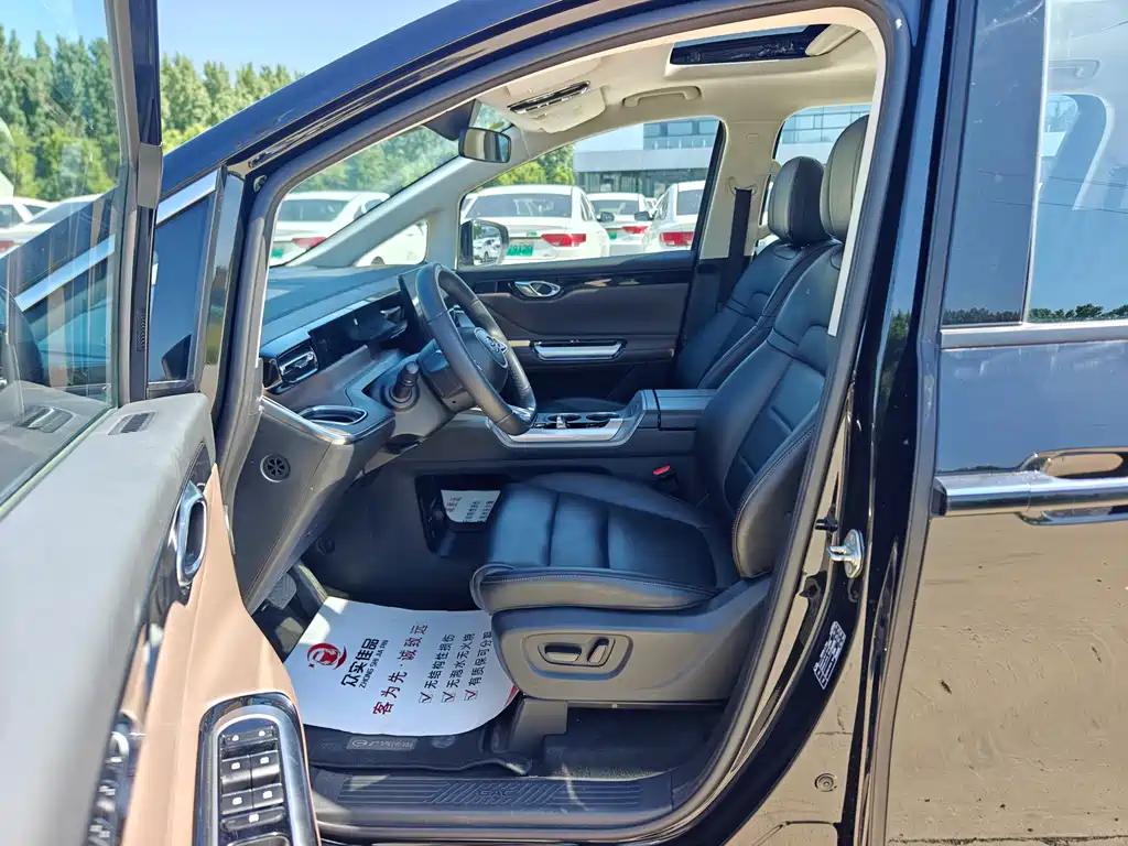 GAC Motor E8 Hybrid 2024 — фото 4