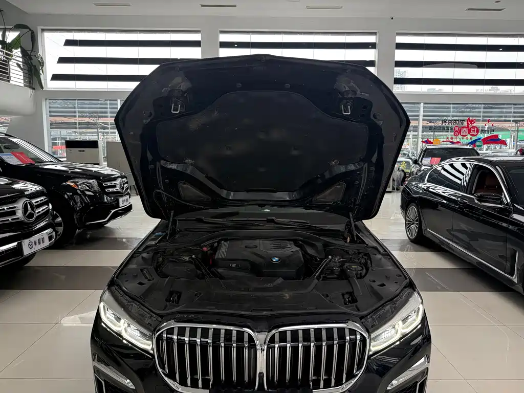 BMW 7 Series 2021 — фото 16