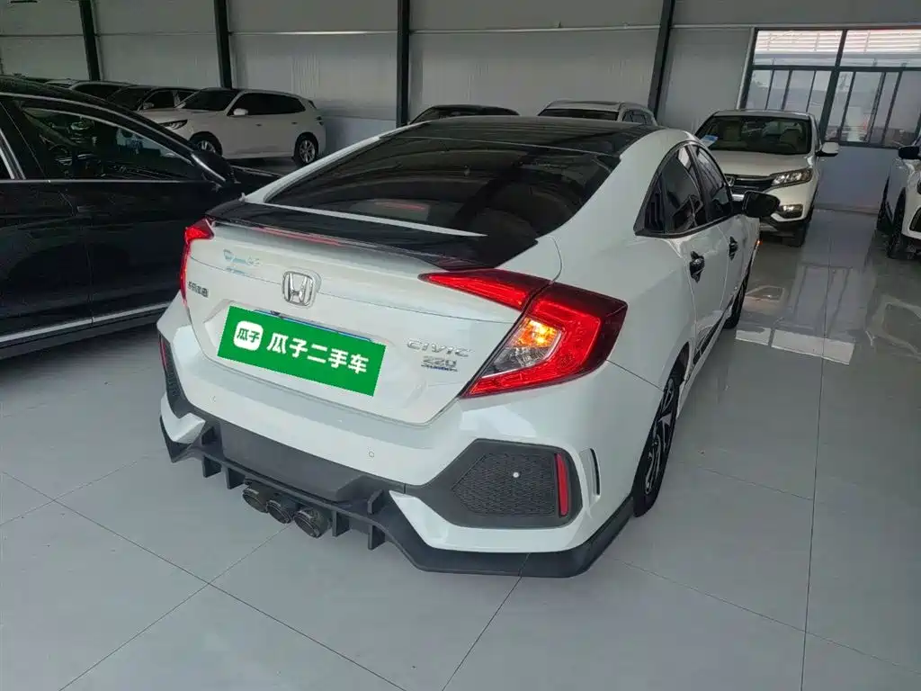 Honda Civic 2018 — фото 5