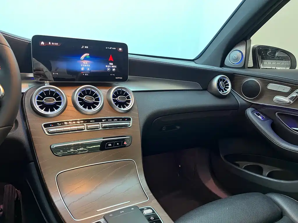 Mercedes-Benz GLC 2019 — фото 11