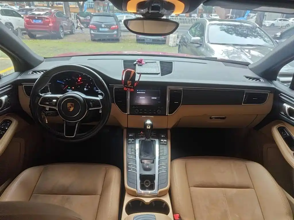 Porsche Macan 2018 — фото 10