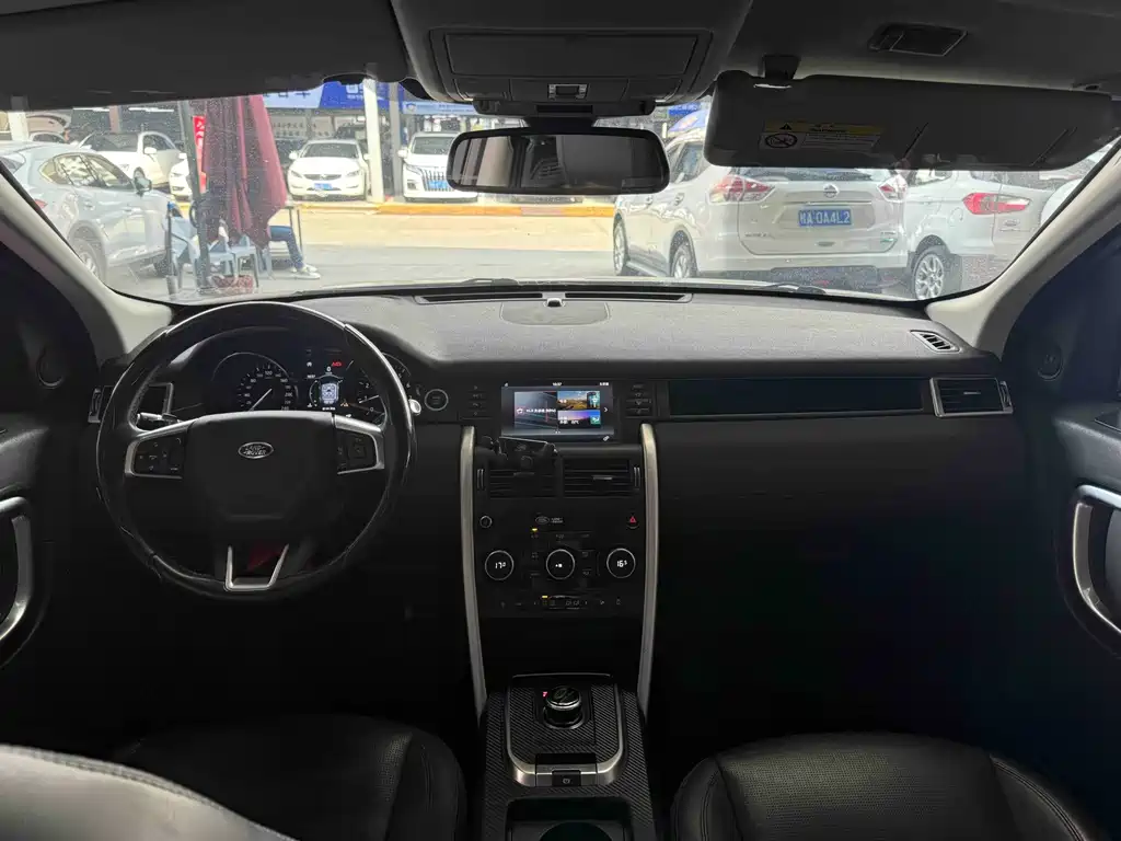 Land Rover Discovery Sport 2018 — фото 7