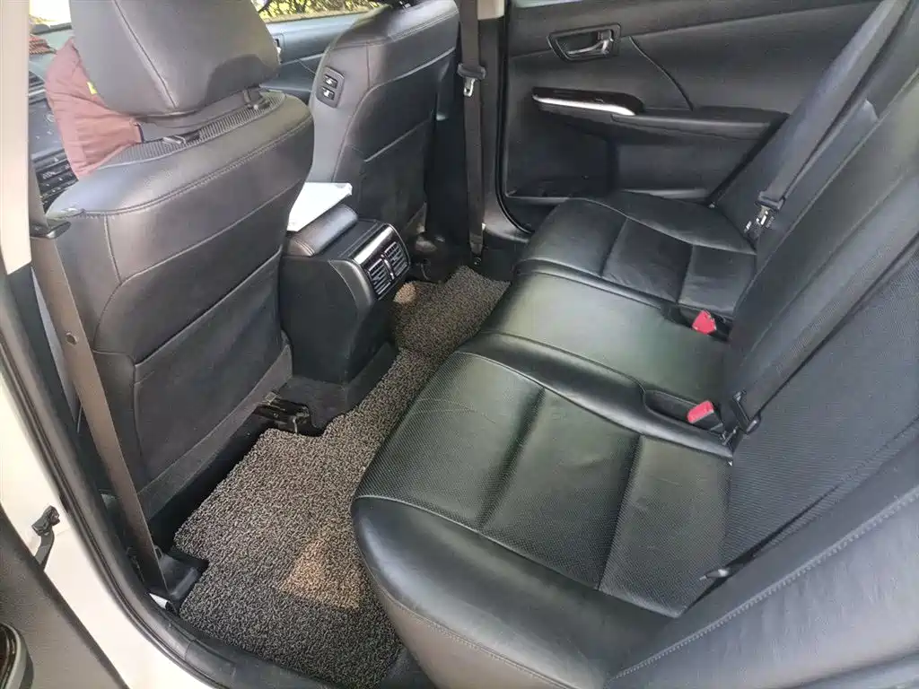 Toyota Camry 2015 — фото 14