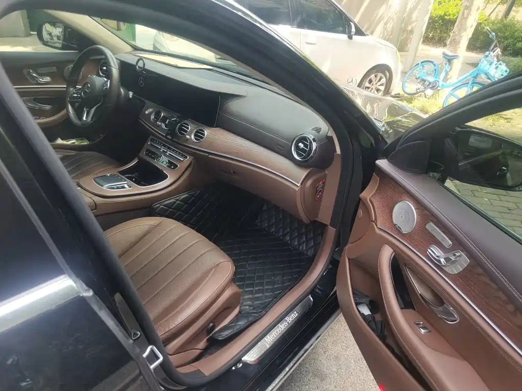 Mercedes-Benz E-Class 2020 — фото 19