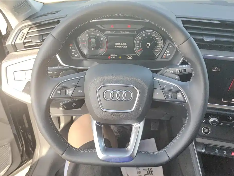 Audi Q3 2022 — фото 15