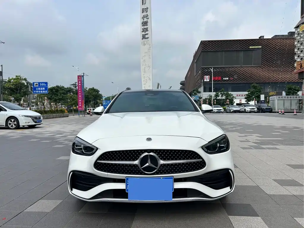 Mercedes-Benz C-Class 2024