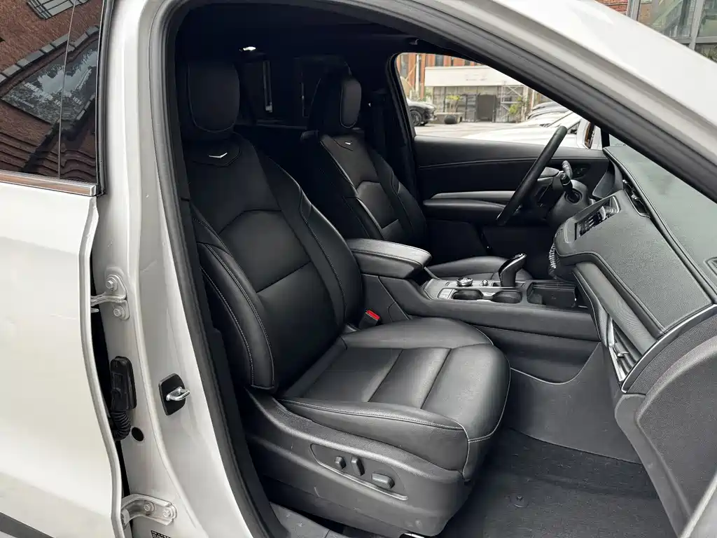 Cadillac XT4 2020 — фото 19