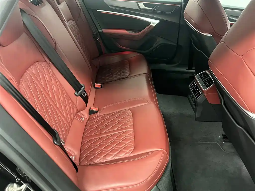 Audi A7L 2025 — фото 10