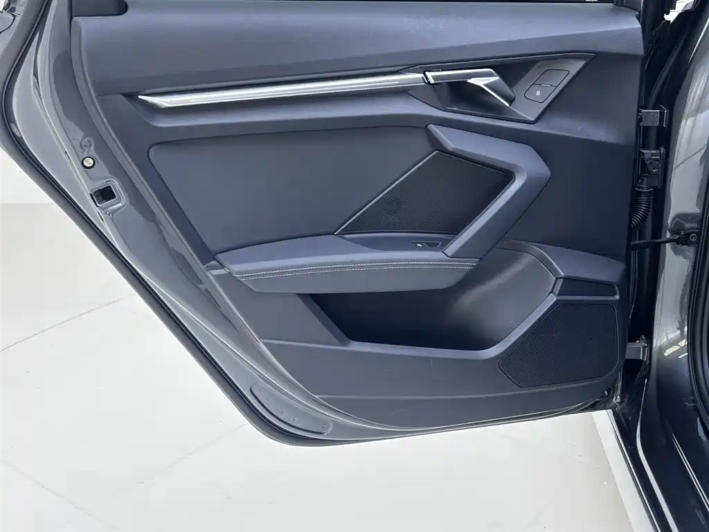 Audi A3 2023 — фото 28