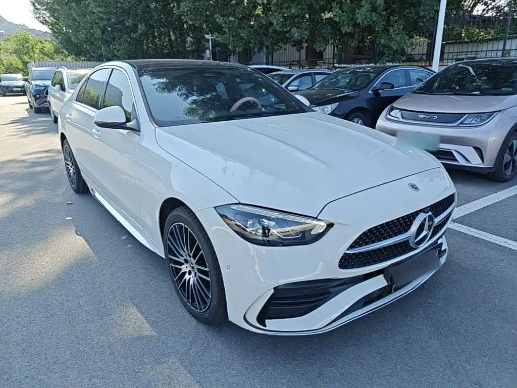 Mercedes-Benz C-Class 2024