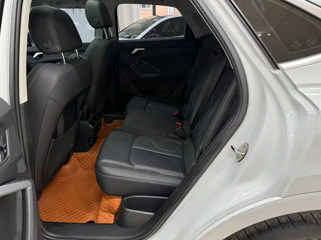 Audi Q3 Sportback 2023 — фото 18