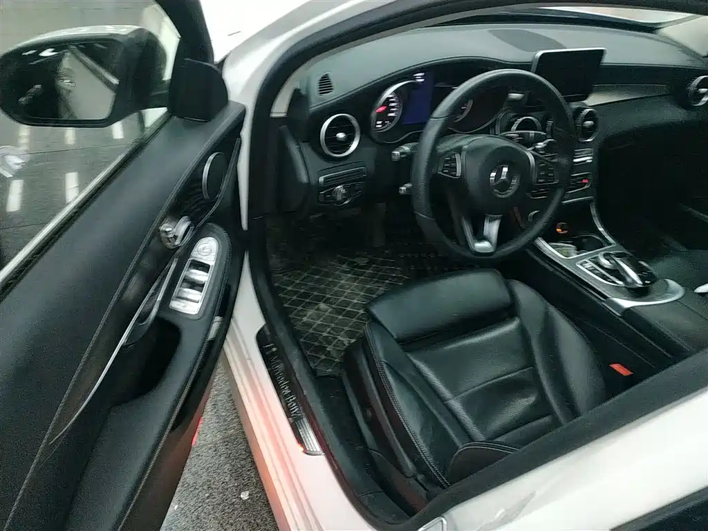 Mercedes-Benz C-Class 2017 — фото 16