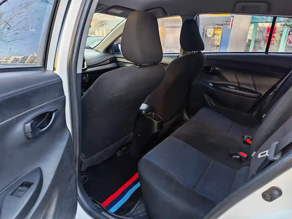 Toyota Yaris L 2018 — фото 7