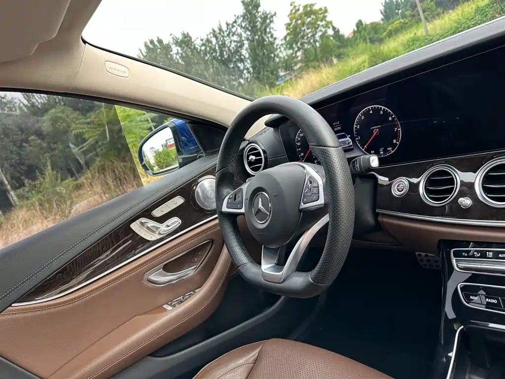 Mercedes-Benz E-Class 2017 — фото 16