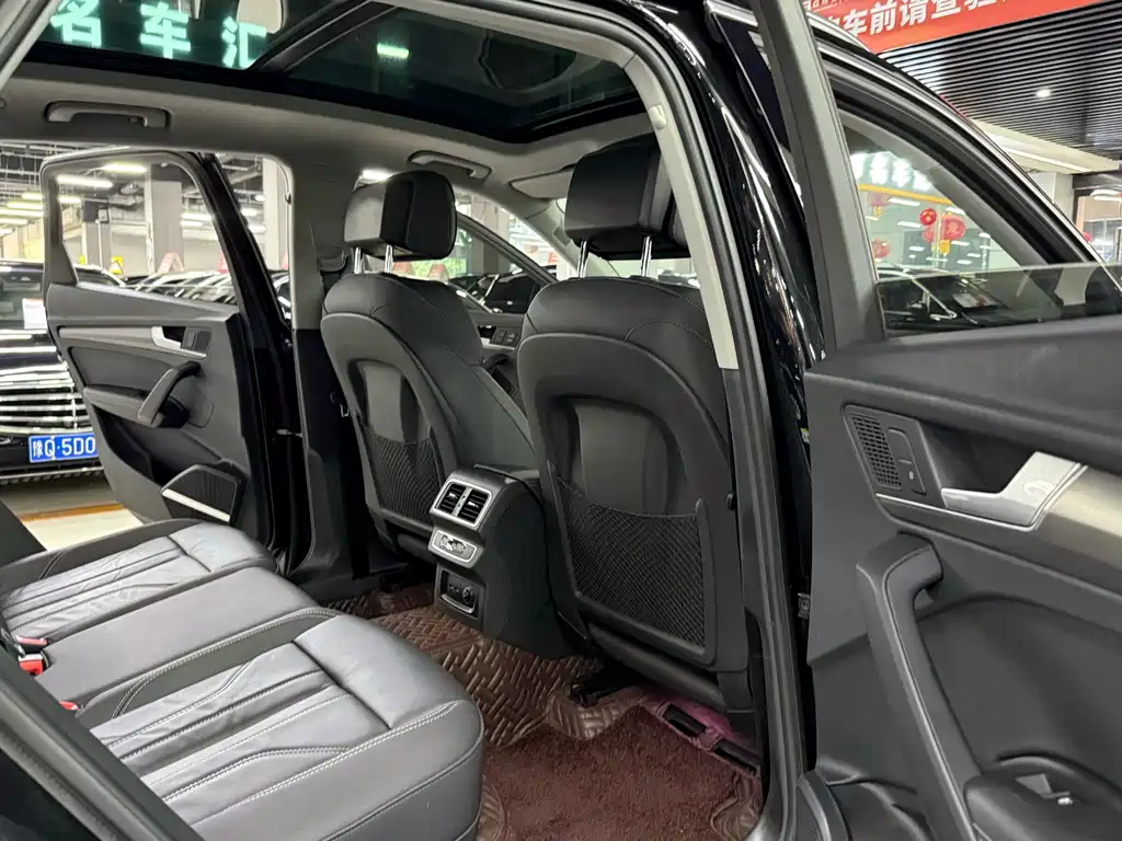 Audi Q5L 2023 — фото 16