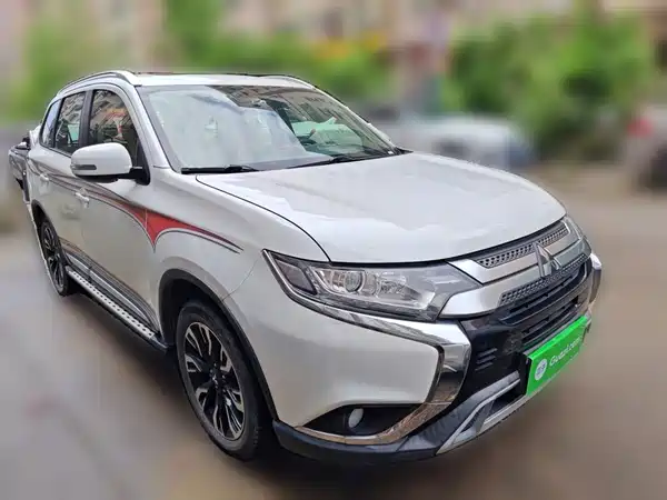 Mitsubishi Outlander 2020