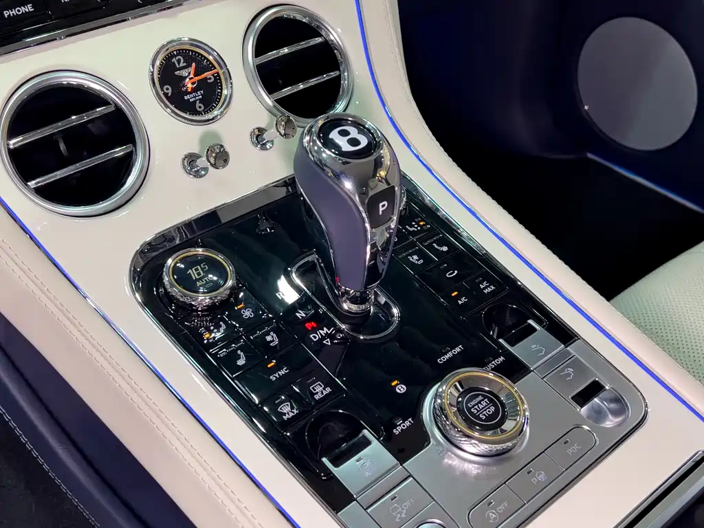 Bentley Continental 2021 — фото 10