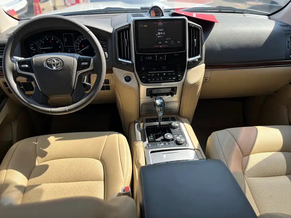 Toyota Land Cruiser 2018 — фото 15