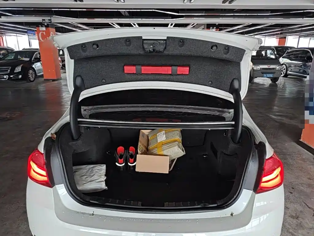 BMW 3 Series 2015 — фото 19