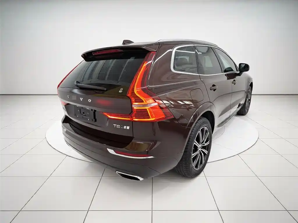 Volvo XC60 2018 — фото 5