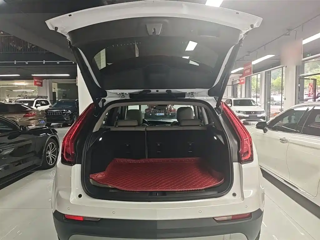 Cadillac XT4 2023 — фото 17