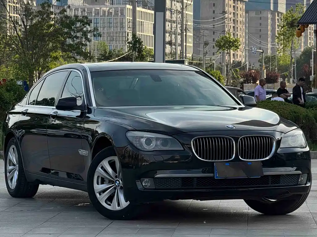 BMW 7 Series 2011 — фото 3